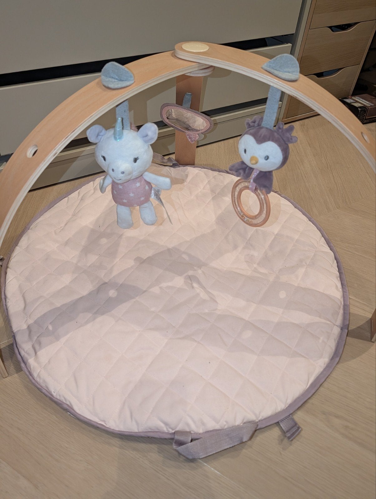 inklapbare roze babygym met speelgoed, Ophalen, Zo goed als nieuw