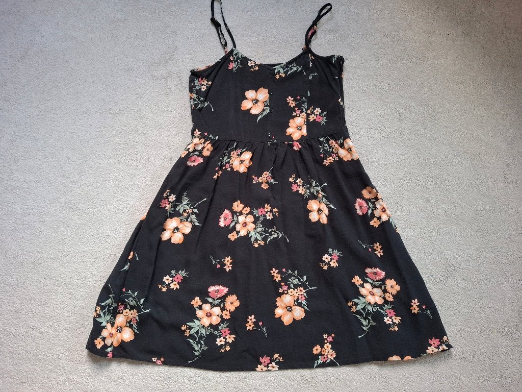 zwart gebloemd zomerjurkje Divided H&M maat 36, Divided, Zwart, Ophalen of Verzenden, Zo goed als nieuw