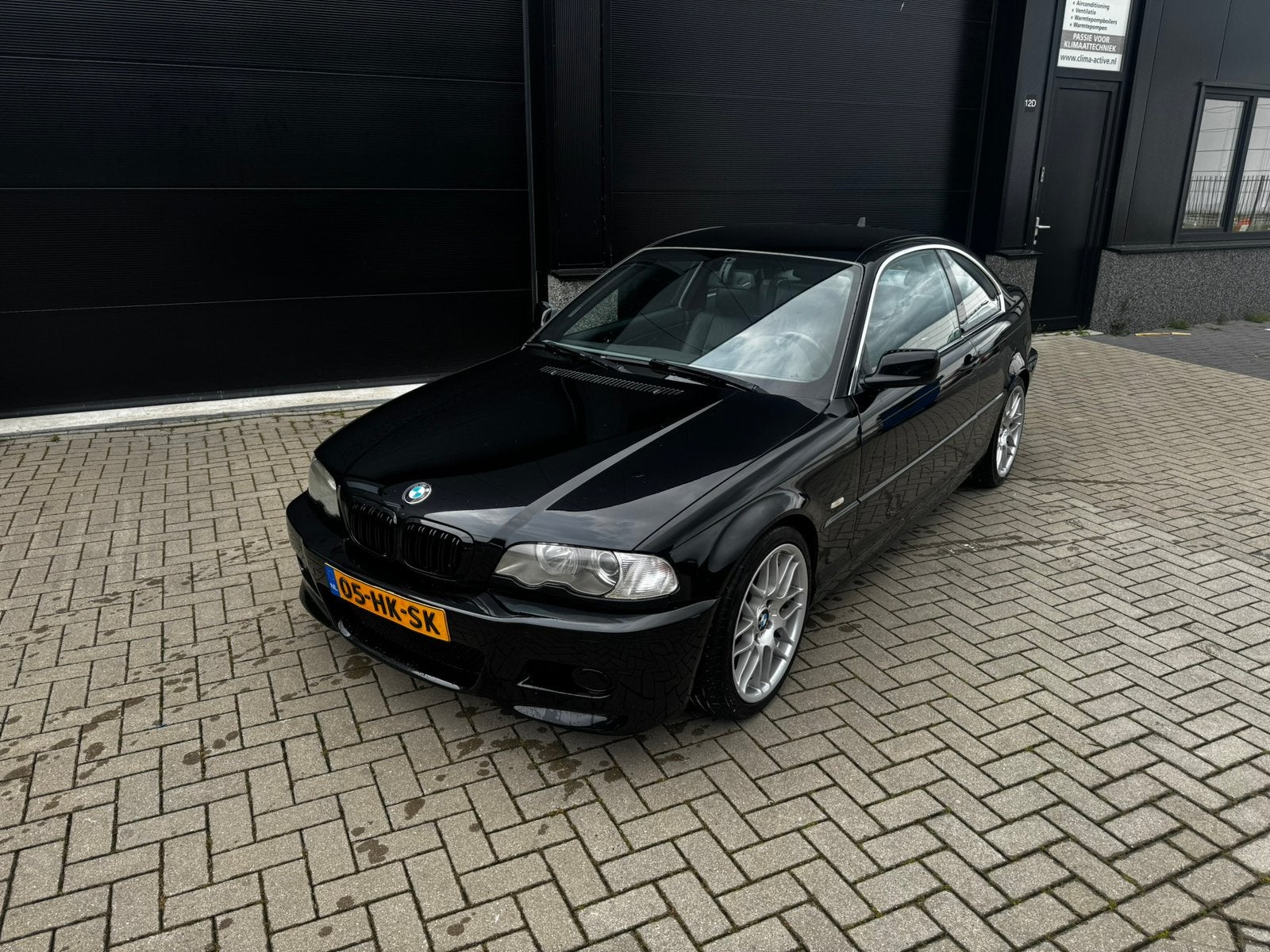 BMW E46 330CI Coupe AUT 2001 Zwart NAP, Auto's, BMW, Automaat, 1440 kg, Zwart, Zwart