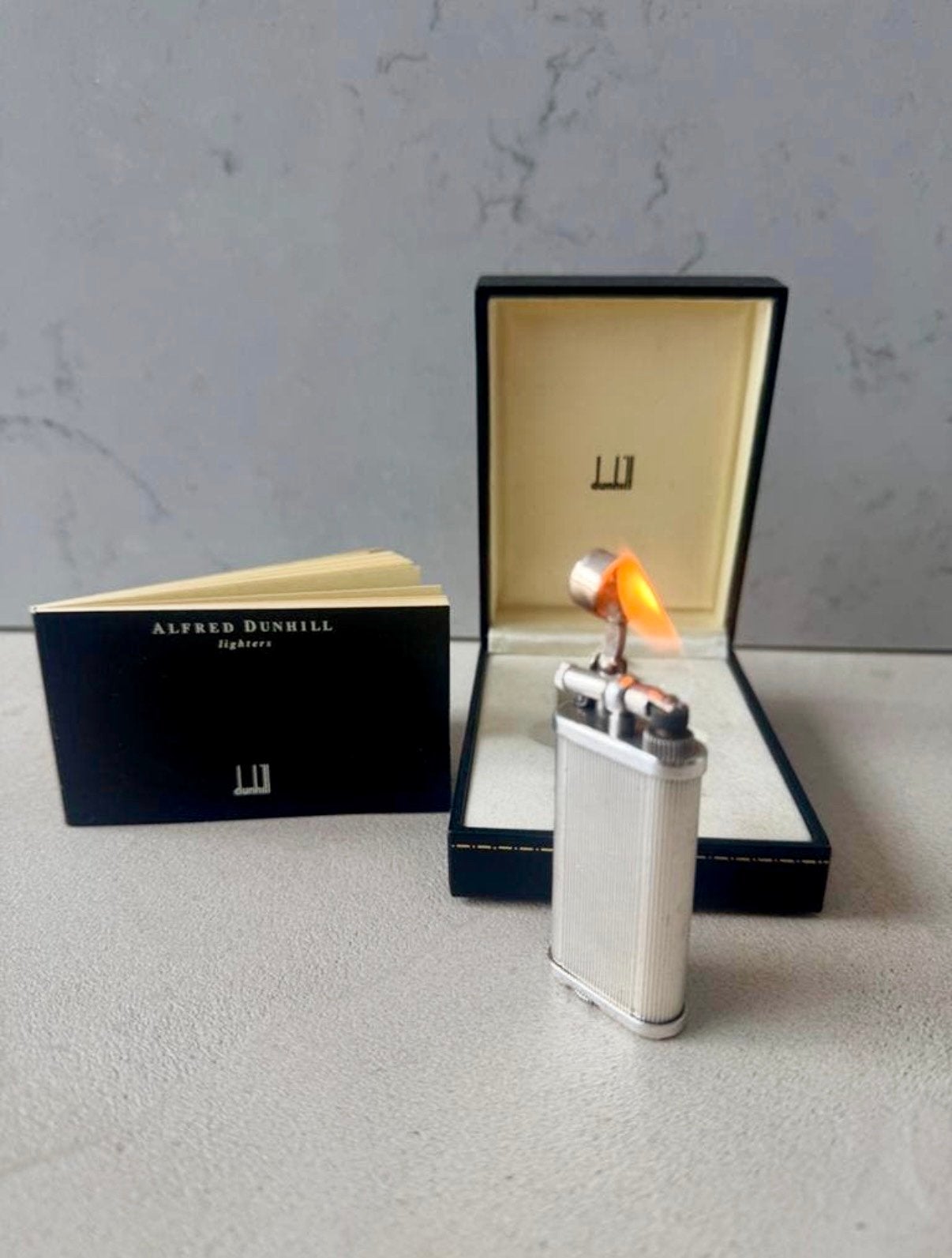 Dunhill Unique aansteker/lighter zilver met doos en boekje, Ophalen of Verzenden, Gebruikt, Aansteker