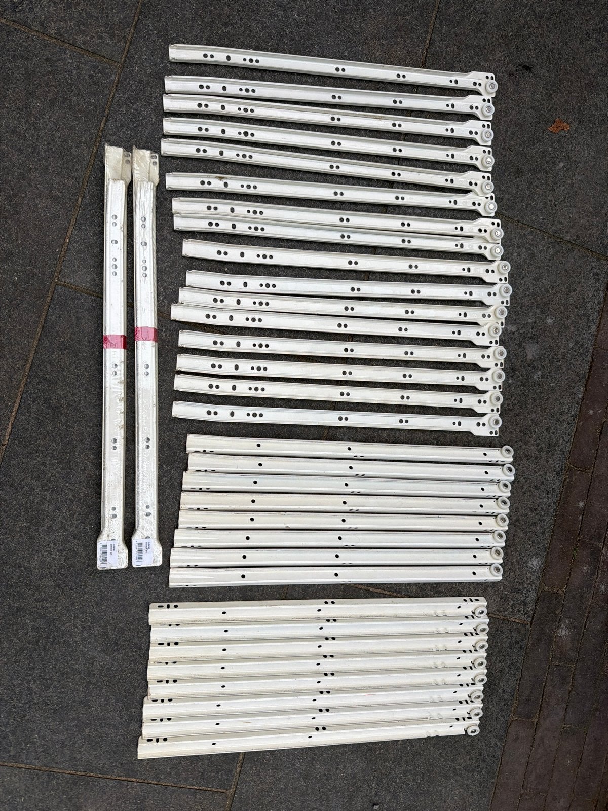 Laderails 500mm wit - Set van 10 stuks, Ophalen, Minder dan 50 cm, 5 laden of meer, Zo goed als nieuw