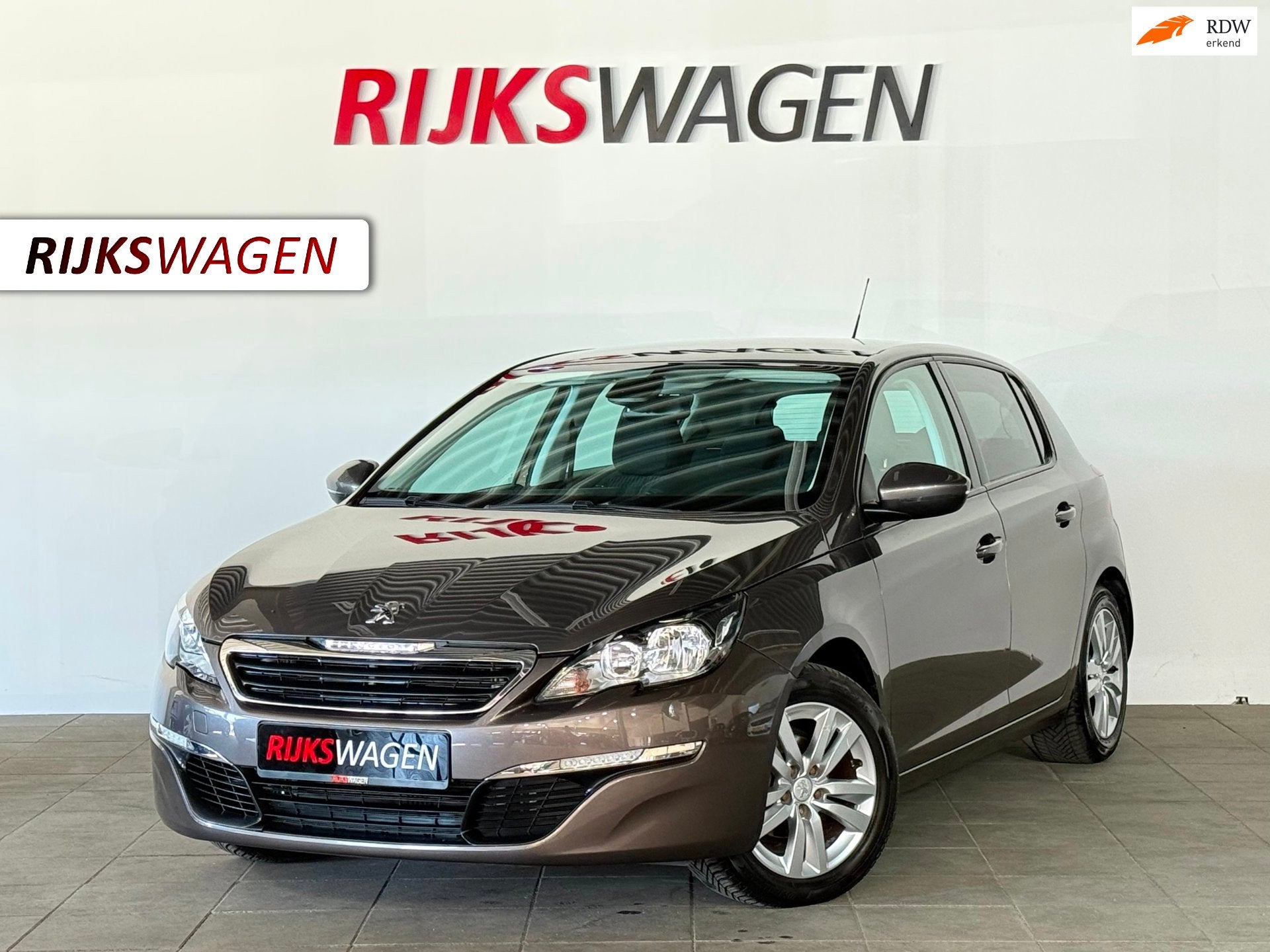 Peugeot 308 1.2 VTi Active LED/Stoelverwarming/Trekhaak, Auto's, Voorwielaandrijving, Dealer onderhouden, Stof, Gebruikt
