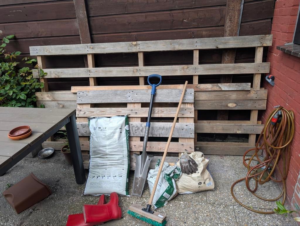 Houten pallet, 2, Tuin en Terras, Hand-tuingereedschap, Ophalen, Gebruikt, Schop