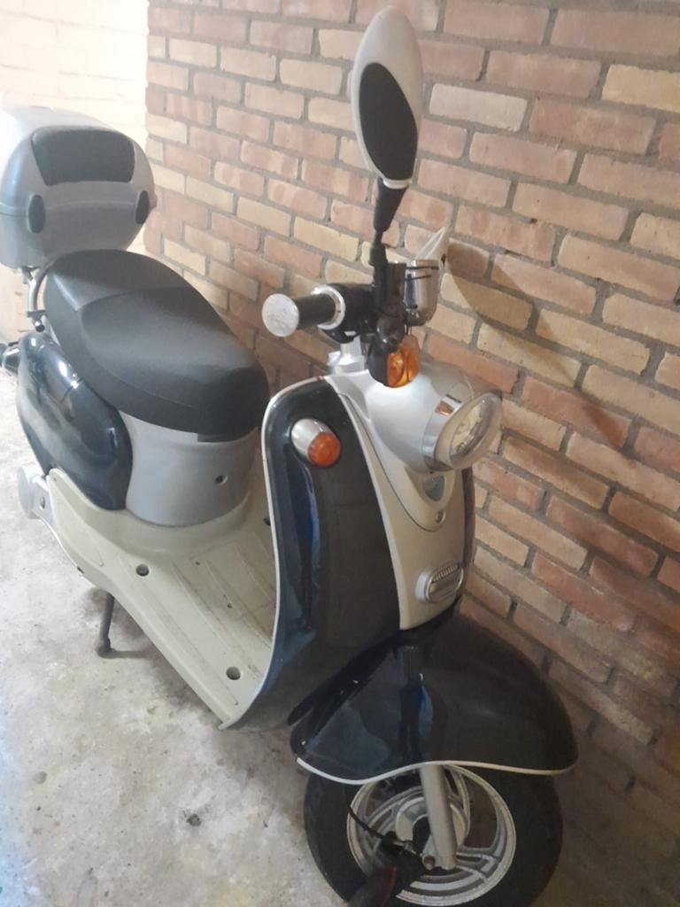 Yiying Dolce Vita Elektrische scooter te koop, Ophalen, Gebruikt, Maximaal 45 km/u, 0 versnellingen