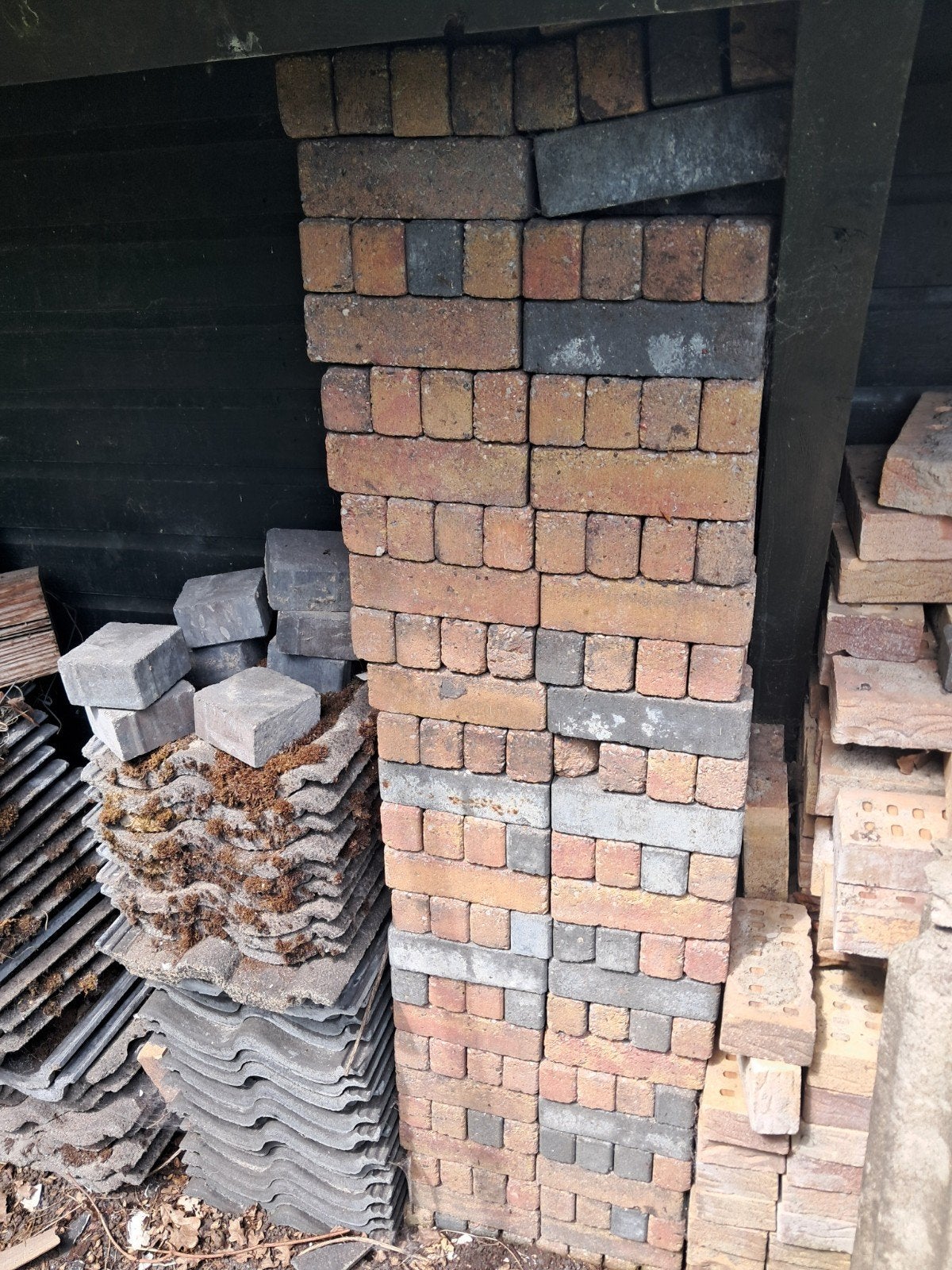 GRATIS Waaltjes en dakpannen, Ophalen, Gebruikt, 10 m² of meer, Beton