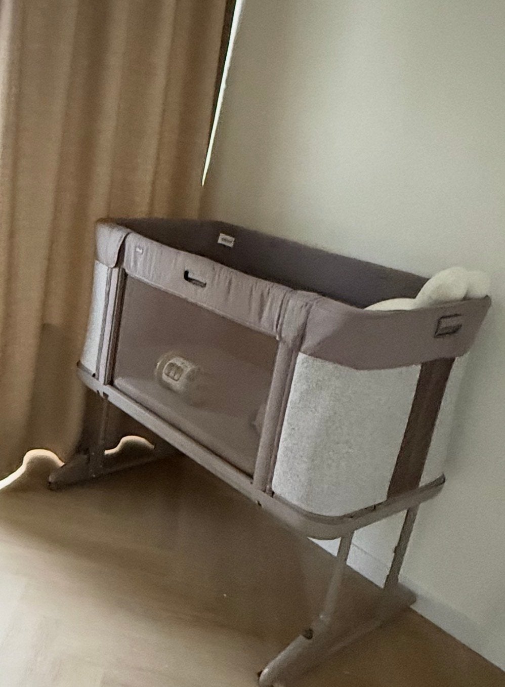 Chicco Next2Me Forever Co-sleeper - Beige, Zo goed als nieuw, Ophalen of Verzenden, Zo goed als nieuw, Beige, Verstelbaar