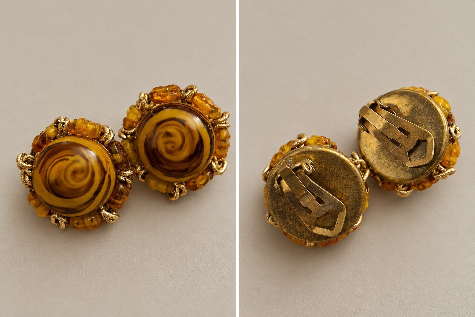 Vintage goudkleurige clip oorbellen met amberkleurige detail, Ophalen of Verzenden, Goud, Overige materialen