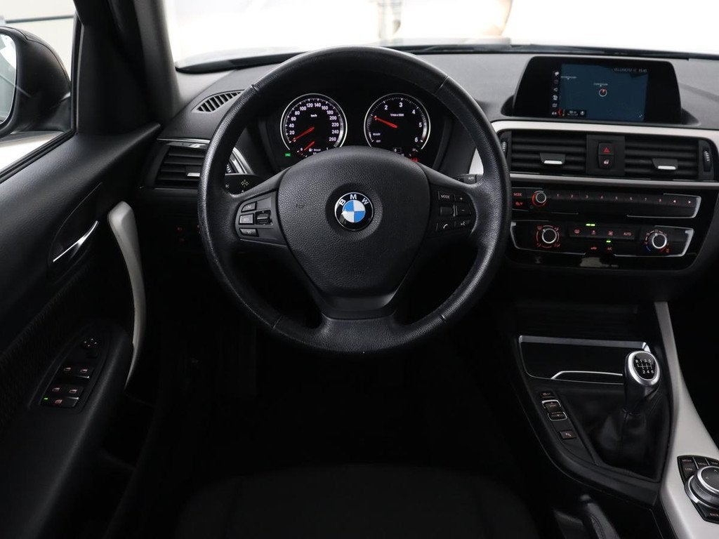 BMW 1-serie 116d | Navigatie | Parkeerhulp | Airco | Cruise, Auto's, 1-Serie, Gebruikt, 116 pk, Zwart