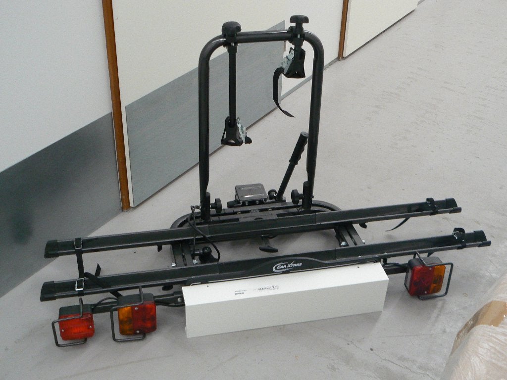 Car Xtras Fietsendrager, Auto diversen, Fietsendragers, Zo goed als nieuw, Trekhaakdrager, 2 fietsen, Brede banden, Elektrische fiets