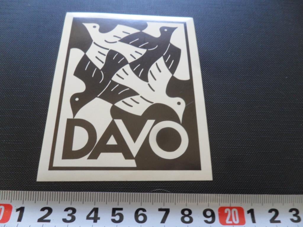 sticker DAVO uitgeverij Deventer vogels  als escher ..., Ophalen, Zo goed als nieuw