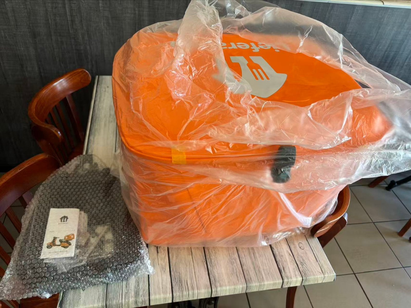 Gloednieuwe Thuisbezorgd Scooter Box - Ongebruikt, Fietsen en Brommers, Ophalen, Nieuw, Overige typen, Overige merken