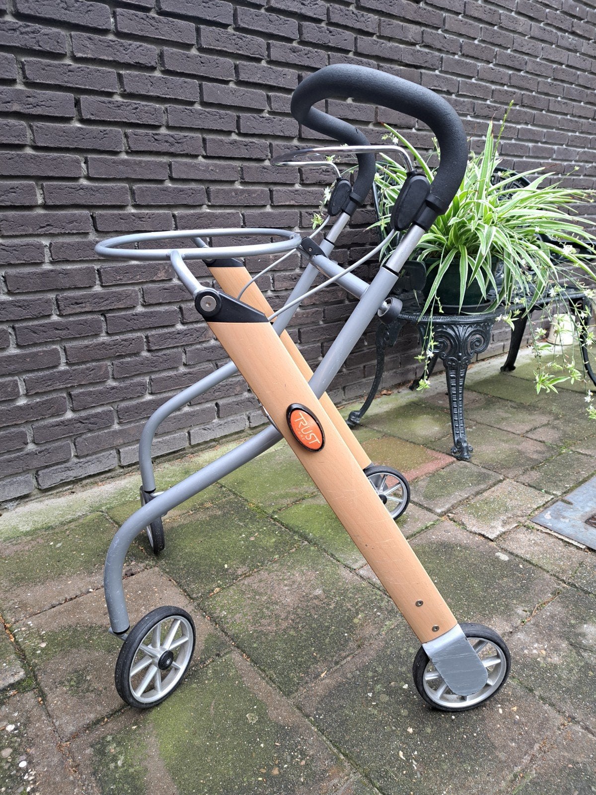Trust binnenrollator, Diversen, Ophalen