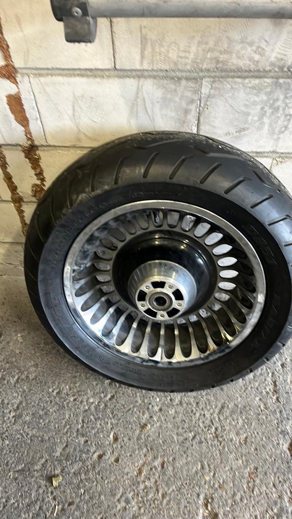Achterwiel 16 inch meet 200 band nieuw, Motoren, Onderdelen | Harley-Davidson, Ophalen, Nieuw