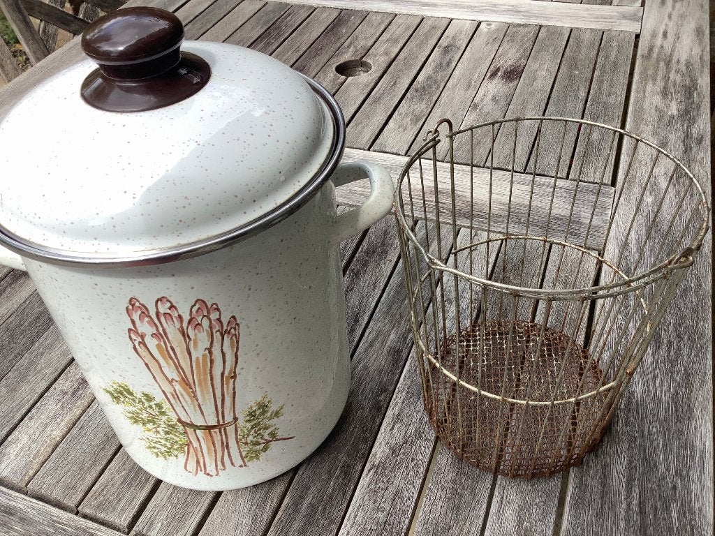 5 liter asperge pot pasta pan emaille 23x 20 cm, Ophalen of Verzenden, Zo goed als nieuw, Overige materialen, Kookpan of Snelkookpan