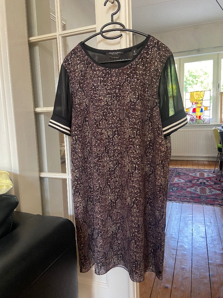 Jurk Maison Scorch/Scotch & Soda zwart goud mt 4 i.z.g.st., Kleding | Dames, Rokken, Maat 38/40 (M), Zwart, Zo goed als nieuw