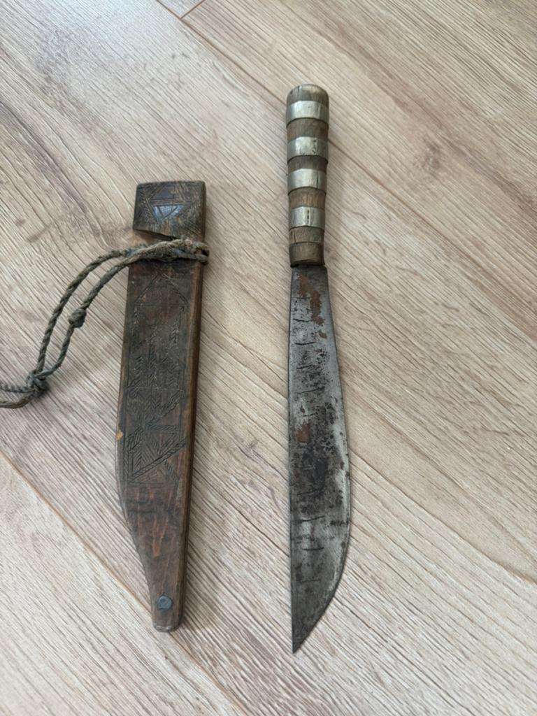 Oud mes (vermoedelijk hmong), Ophalen of Verzenden, Landmacht, Nederland, Mes of Dolk