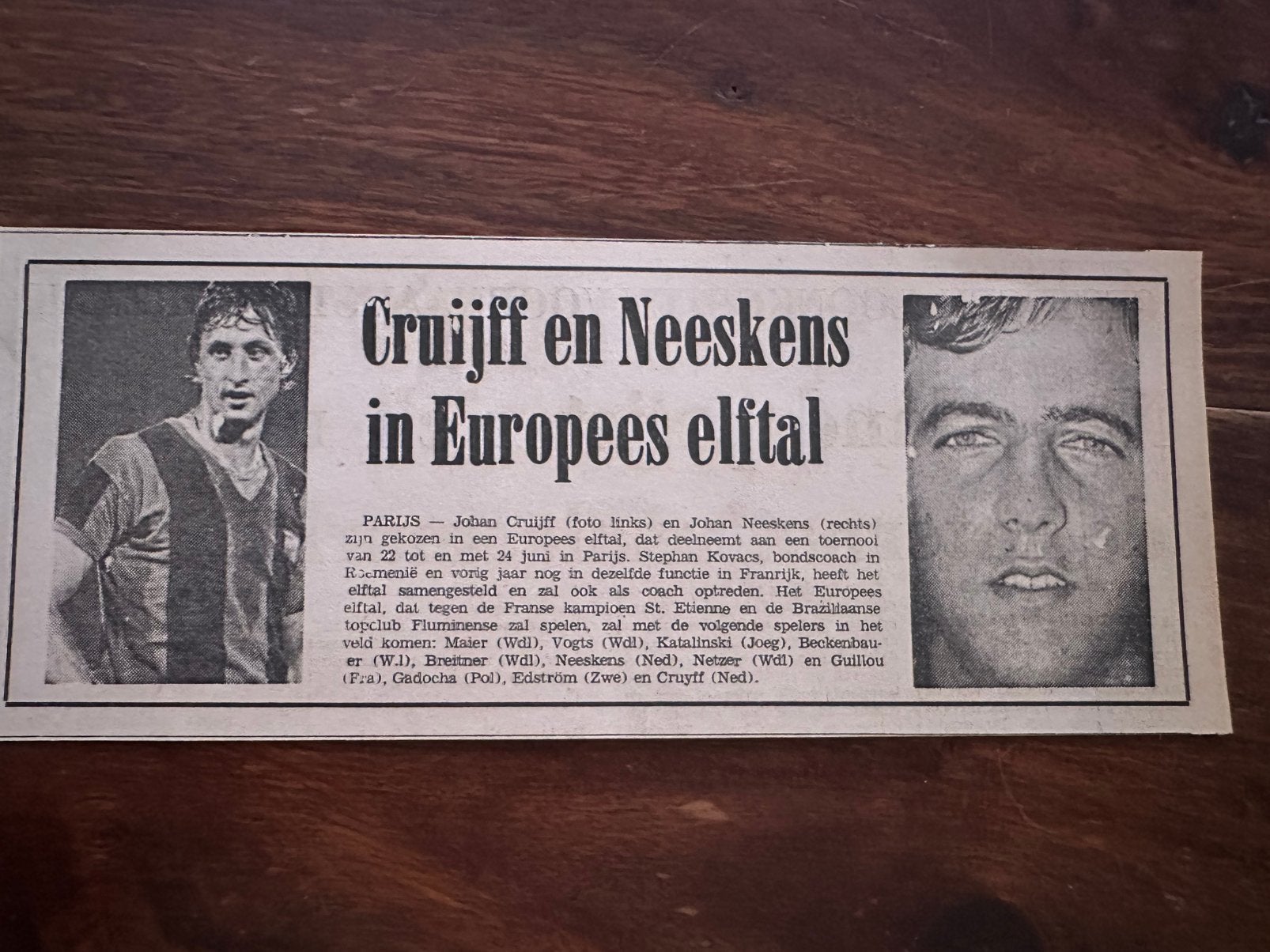 Voetbal krantenartikel Cruijff en Neeskens Europees elftal, Ophalen of Verzenden, Knipsel(s)
