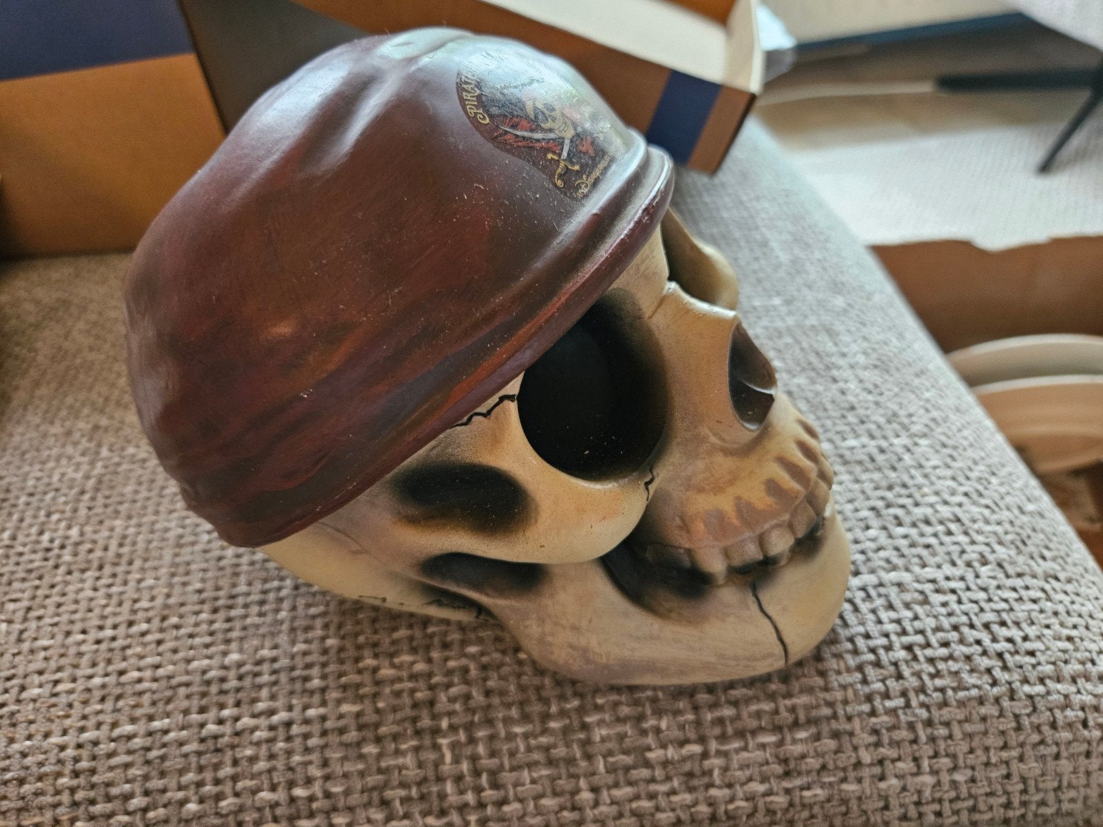 Disney Pirates of the Caribbean Doodshoofd Spaarpot, Verzamelen, Disney, Ophalen of Verzenden