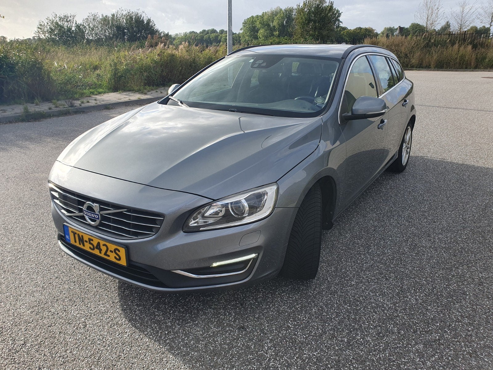 Volvo V60 D3 Nordic+ | ACC | Standkachel | Trekhaak | APK, Auto's, Volvo, Voorwielaandrijving, Dealer onderhouden, Stof, Euro 6