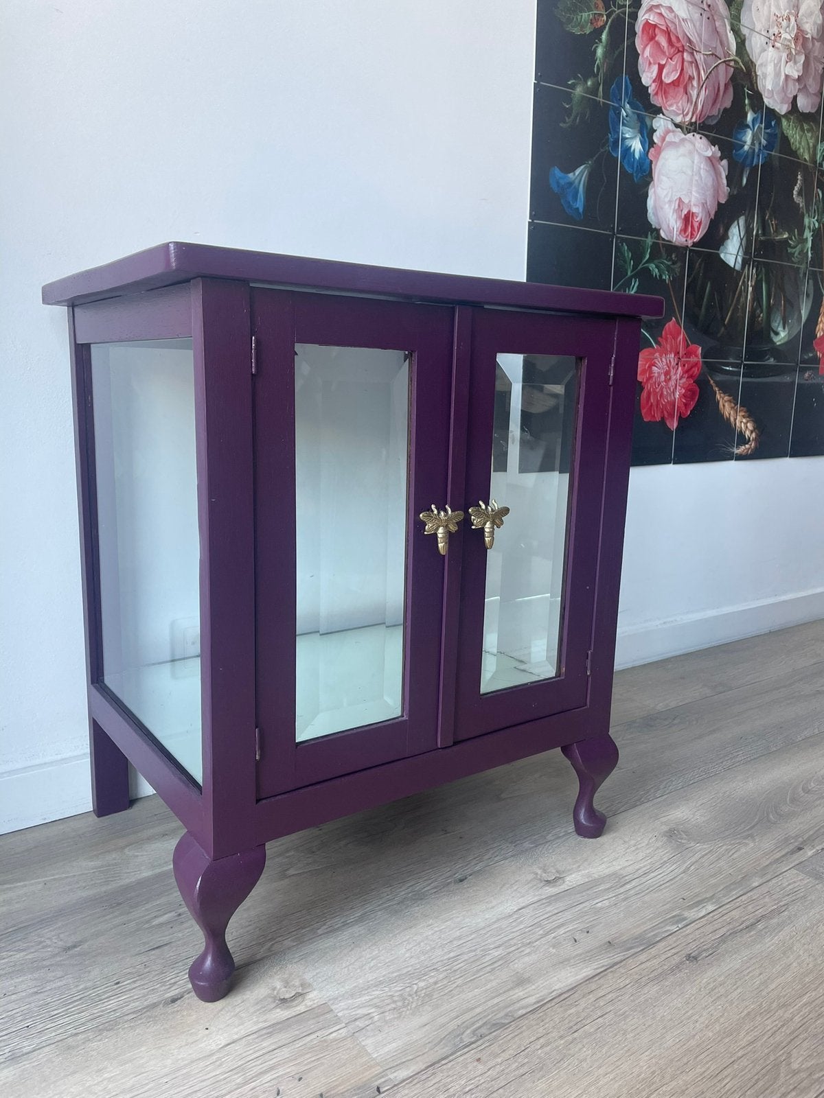 Vitrine kast met messing grepen - Doing Goods, Ophalen, Met deur(en), Vintage, 50 tot 100 cm