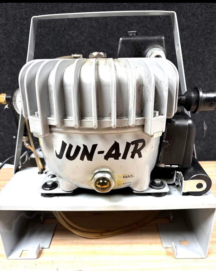 Jun air super stil, Doe-het-zelf en Verbouw, Compressors, 100 liter of meer, Ophalen of Verzenden, Zo goed als nieuw, Minder dan 200 liter/min