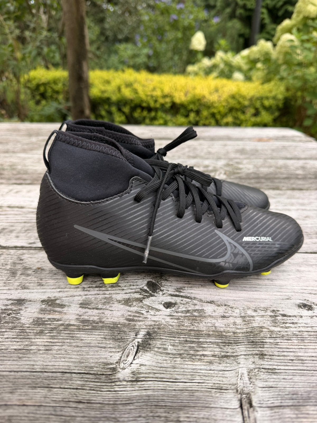 Nike Voetbalschoenen - 1x gedragen - Zo goed als nieuw, Sport en Fitness, Verzenden, Maat XS of kleiner, Schoenen, Nieuw