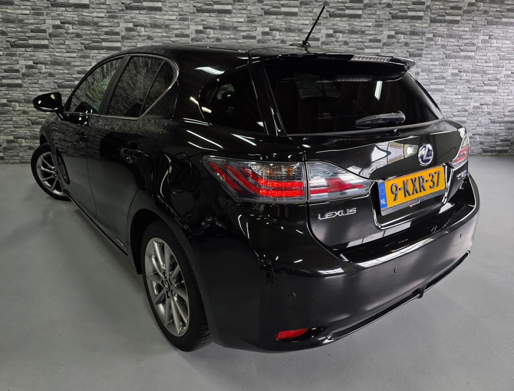 Lexus CT 200h Business Style *Leder*Xenon*PDC*NL AUTO*NAP!, Euro 5, Gebruikt, 4 cilinders, Zwart