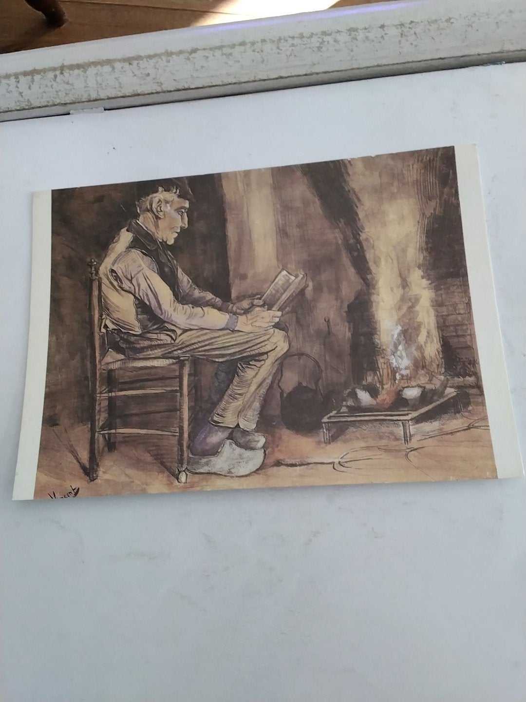 Oude ansichtkaart: Lezende man bij het vuur (Van Gogh), Ophalen of Verzenden, 1980 tot heden, Gelopen