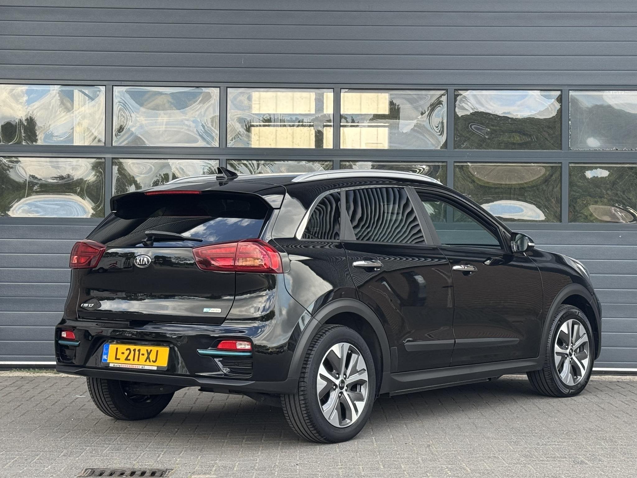 KIA E-NIRO EXECUTIVELINE 64 KWH (100% SOH) I WARMTEPOMP I SC, Gebruikt, Huisgarantie, 1712 kg, Met garantie (alle)