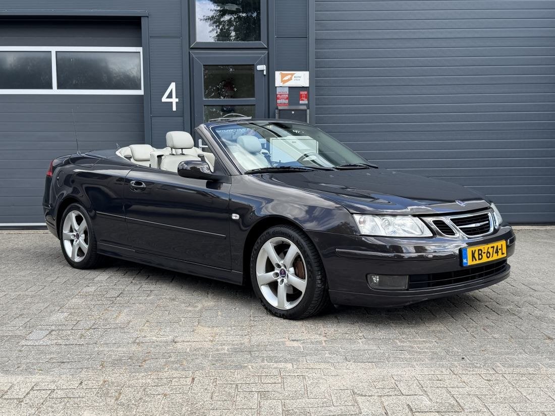 Saab 9-3 Cabrio - 1.8t Vector, 1998 cc, Gebruikt, 4 cilinders, Zwart