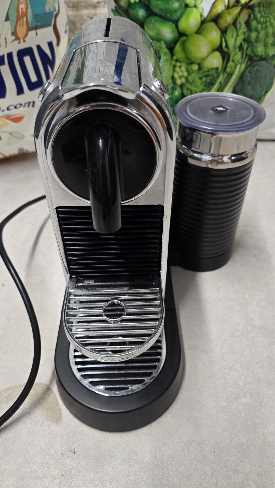 Nespresso koffieapparaat met melkschuimer, Witgoed en Apparatuur, Ophalen, Koffiemachine
