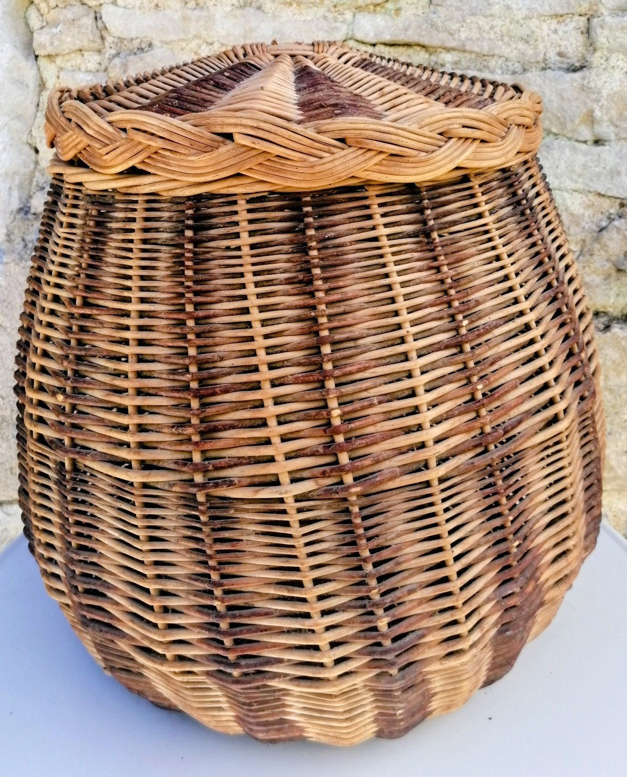 Rieten mand 'Lyon' met deksel - 50cm hoog, Huis en Inrichting, Woonaccessoires | Schalen en Manden, Ophalen, Gebruikt, Mand, Rond