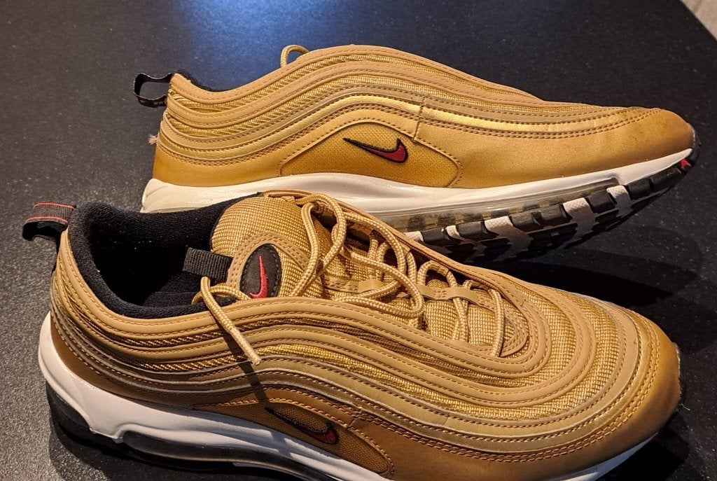 Nike Air Max 97 OG "Metallic Gold", Kleding | Heren, Schoenen, Overige kleuren, Nike, Ophalen of Verzenden, Sneakers of Gympen