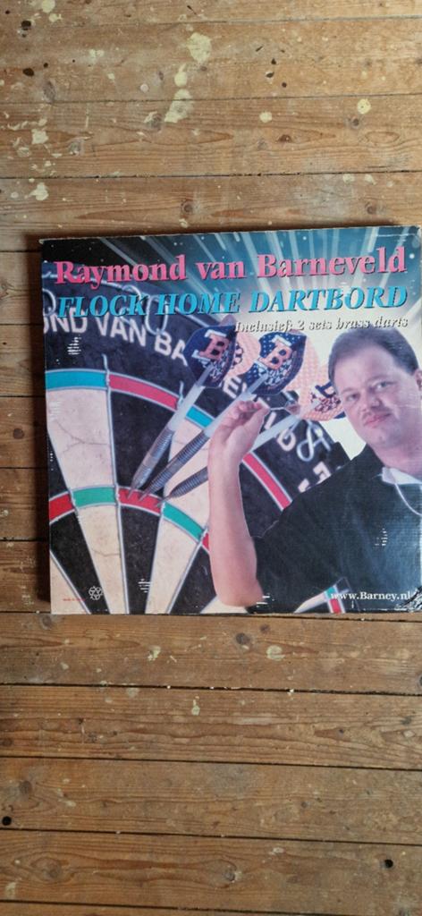 Raymond van Barneveld Dartbord met 2 sets darts, Ophalen of Verzenden