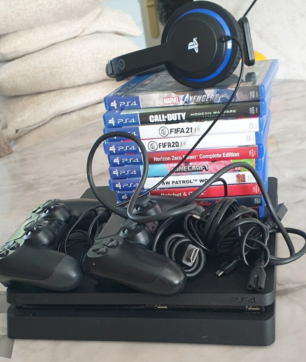 ps4  2 controllers ps4 koptelefoon 10 spelletjes en oplader, Ophalen