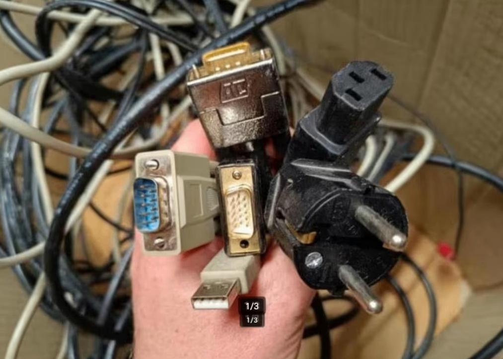 Kabels , usb naar serieel, vga 5meter, power cable,, Computers en Software, Pc- en Netwerkkabels, Gebruikt, Ophalen of Verzenden