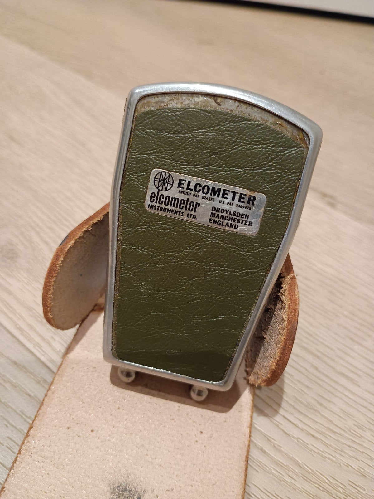 Vintage Elcometer diktemeter met leren etui, Ophalen of Verzenden, Gebruikt, Overige meters