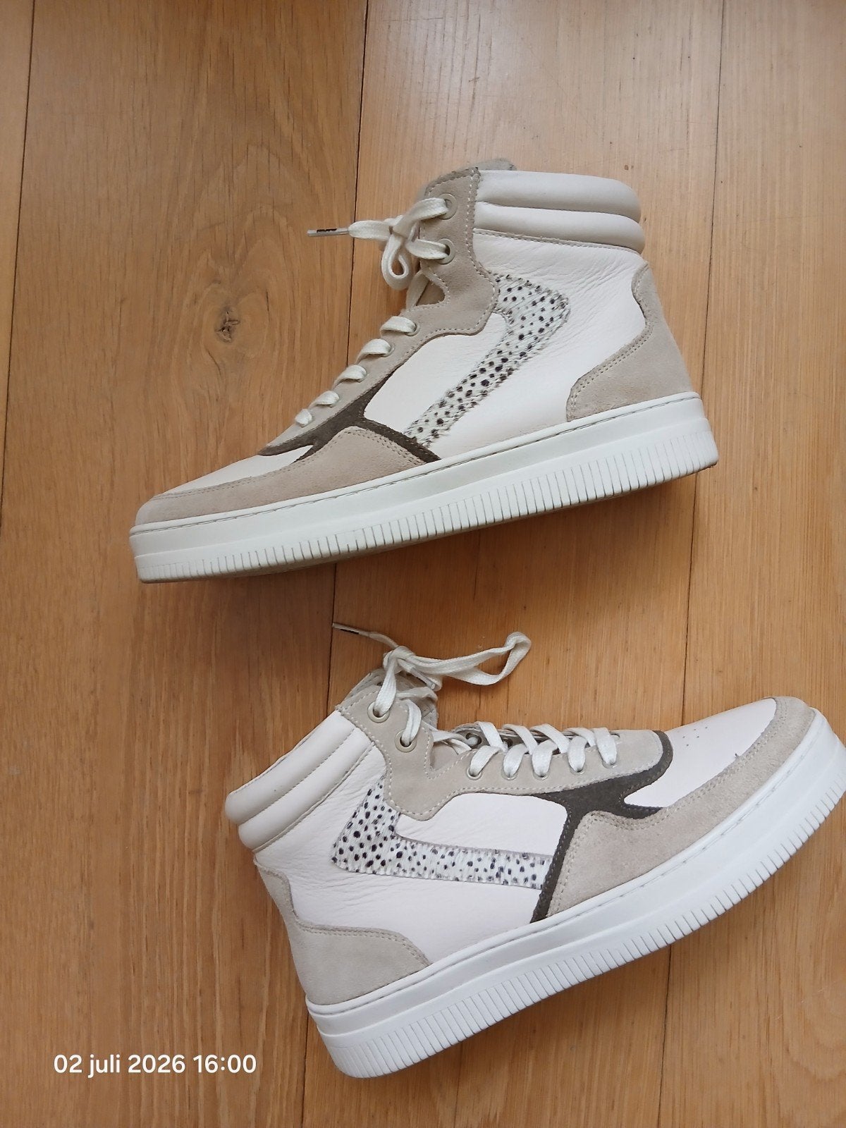 Maruti maat 39 nieuwprijs 129.90 €, Beige, Ophalen of Verzenden, Maruti, Sneakers of Gympen