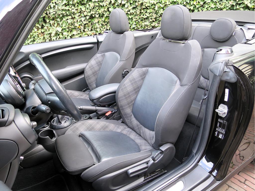 MINI Cabrio 1.5 Cooper Chili F57 met Keyless, LED, Navi, BT, Auto's, Mini, 12 maanden, 136 pk, Gebruikt, 4 stoelen