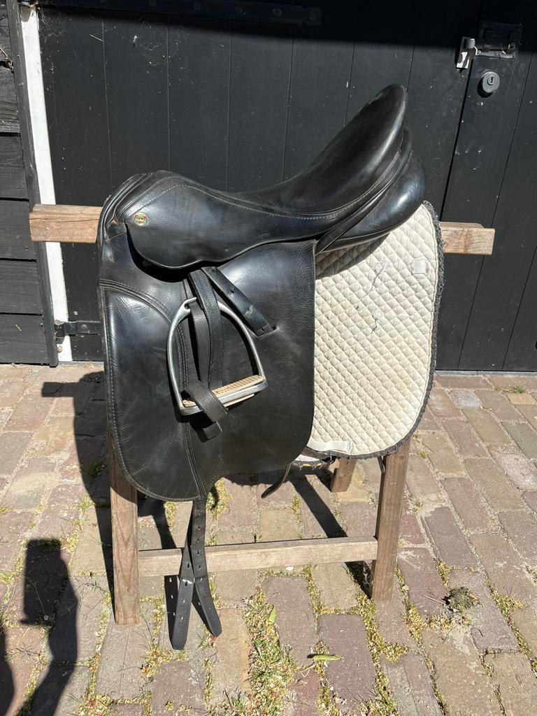 Mooi Karl Niedersüss (KN) zadel te koop, Dieren en Toebehoren, Paarden en Pony's | Zadels, Ophalen