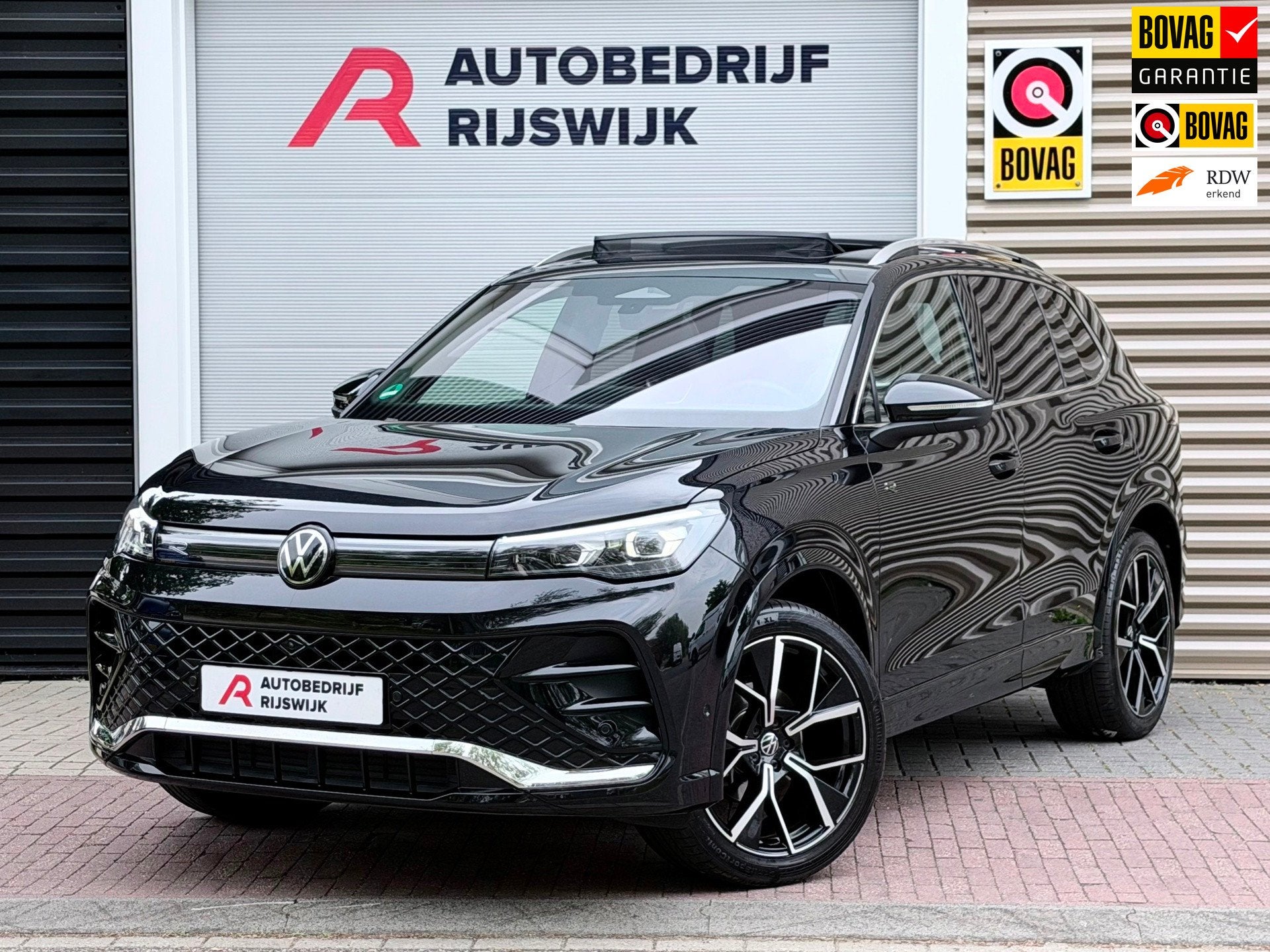 Volkswagen Tiguan 1.5 TSI 3x R-Line Pano/H&K/360/HuD, Auto's, 12 maanden, 15 km/l, 4 cilinders, Alcantara