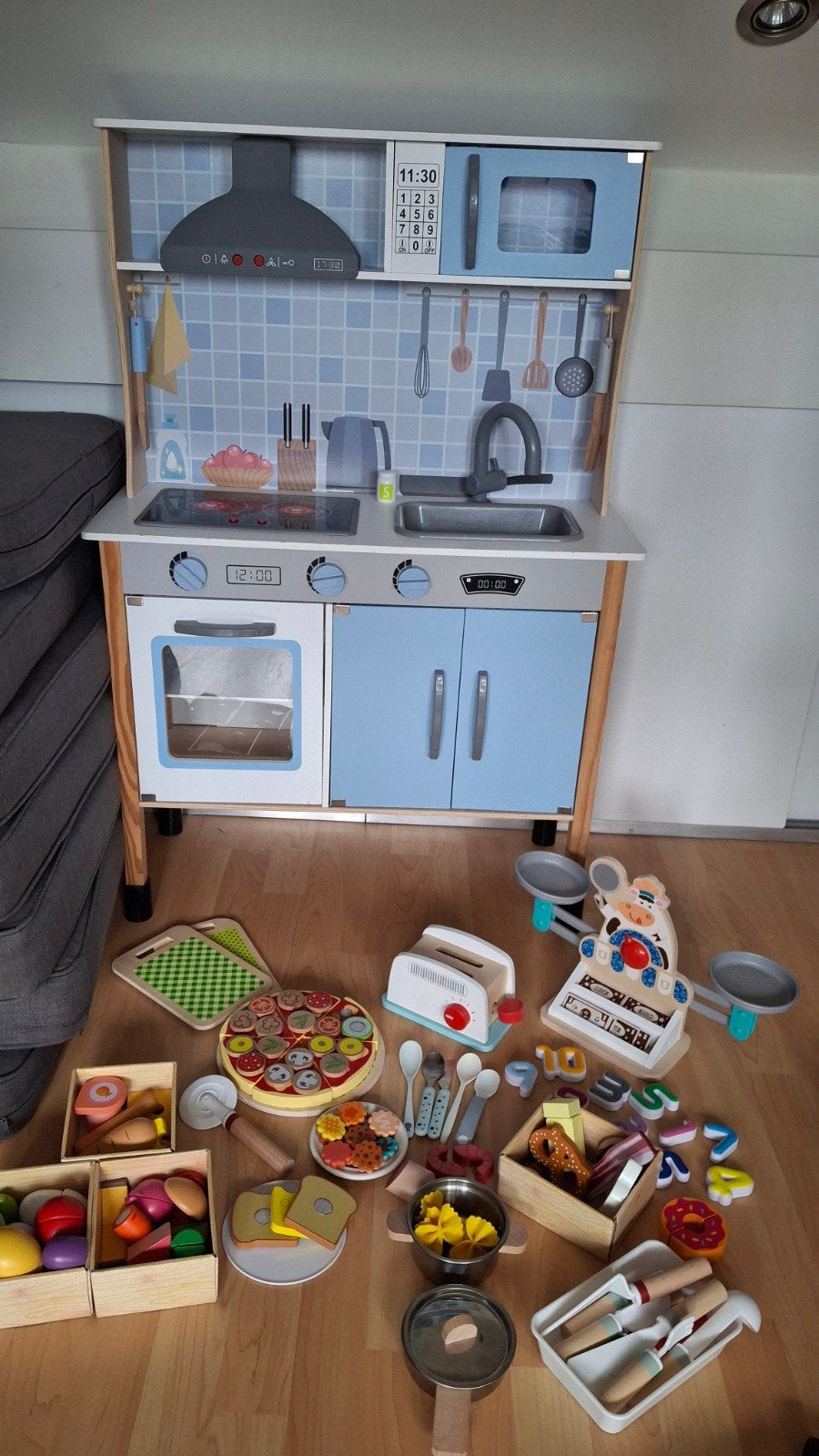 Grote speelkeuken met accessoires en houten speelgoed, Ophalen, Gebruikt, Hout, Speelkeuken