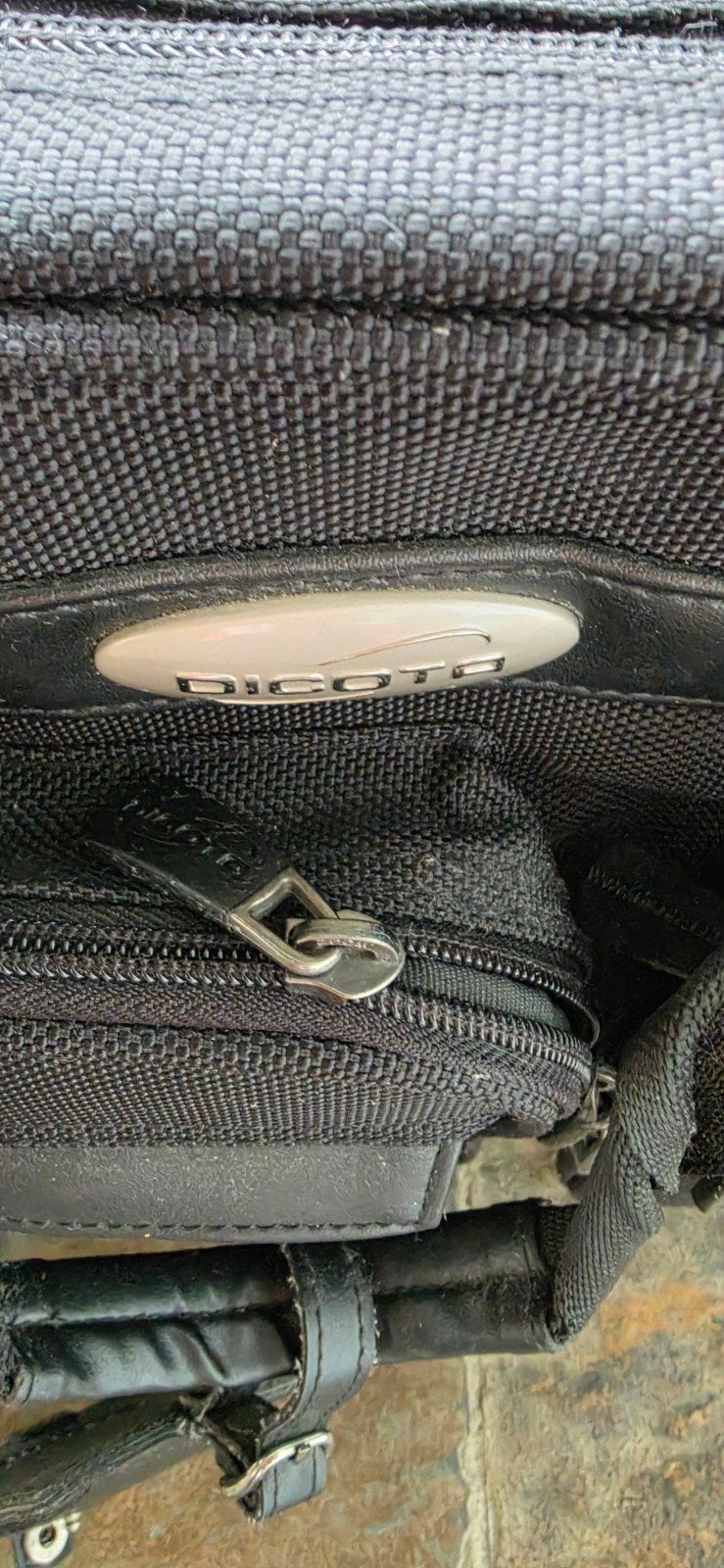 Zwarte Nylon Dicota laptoptas, Ophalen, Gebruikt