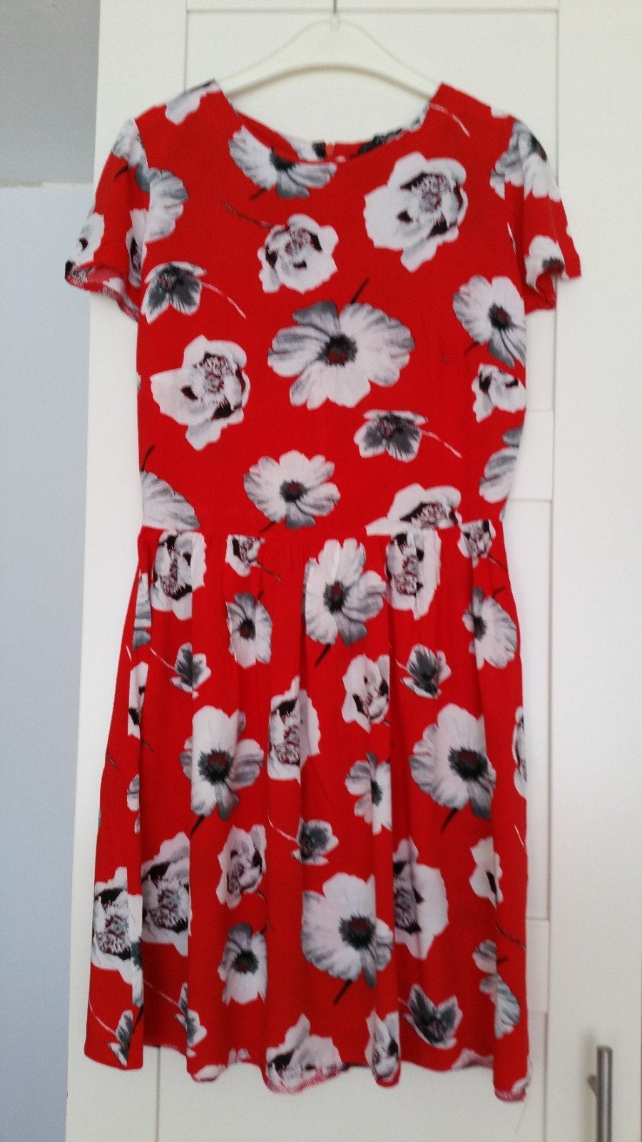 Rode jurk met bloemenprint - Maat 36 (S), Kleding | Dames, Atmosphere, Ophalen of Verzenden, Zo goed als nieuw, Maat 36 (S)