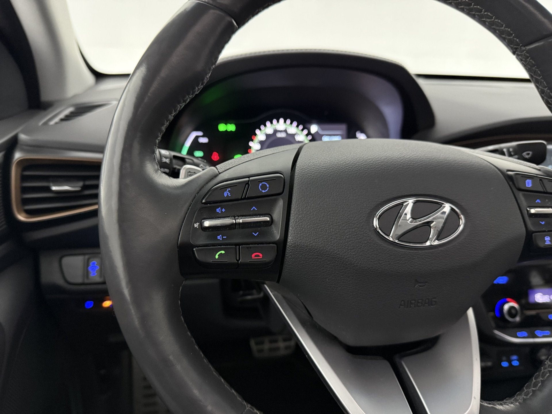 Foto 25 van Hyundai IONIQ Premium EV | Snelladen | SOH 87% | Pano | Stoe