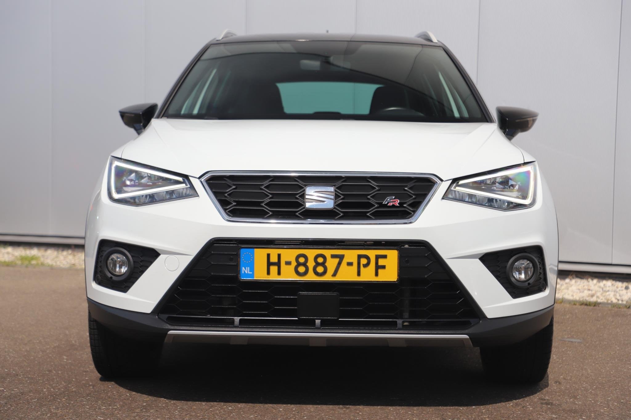 SEAT Arona 1.0 TSI FR Business Intense Trekhaak Virtual Cock, Auto's, Voorwielaandrijving, Gebruikt, Met garantie (alle), Wit