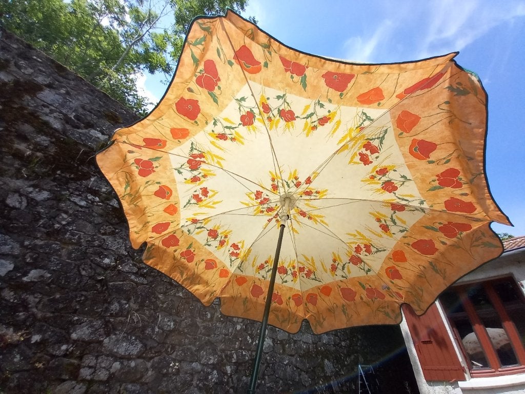 zeer mooie vintage parasol, uit Frankrijk, klaprozen, Tuin en Terras, Parasols, Ophalen of Verzenden, 1 tot 2 meter