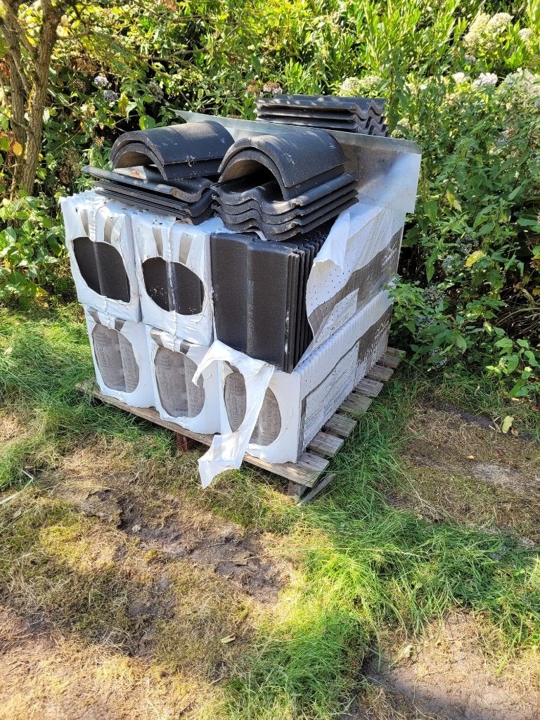 210 nieuwe dakpannen Monier Sneldek Zwart, Doe-het-zelf en Verbouw, Dakpannen en Dakbedekking, Ophalen, Steen of Klei, Zwart, Nieuw