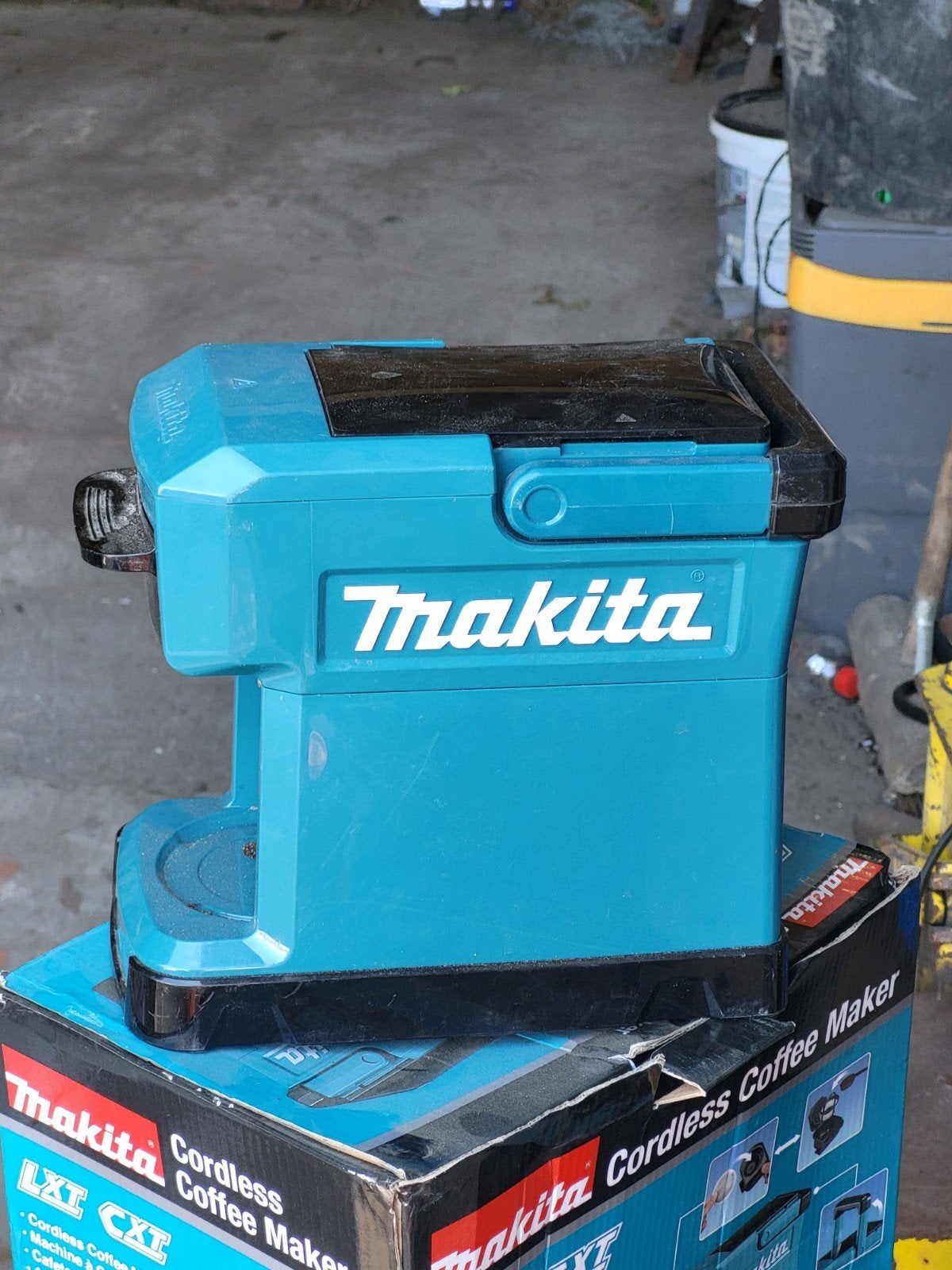 makita koffiezetapparaat, Ophalen, Nieuw