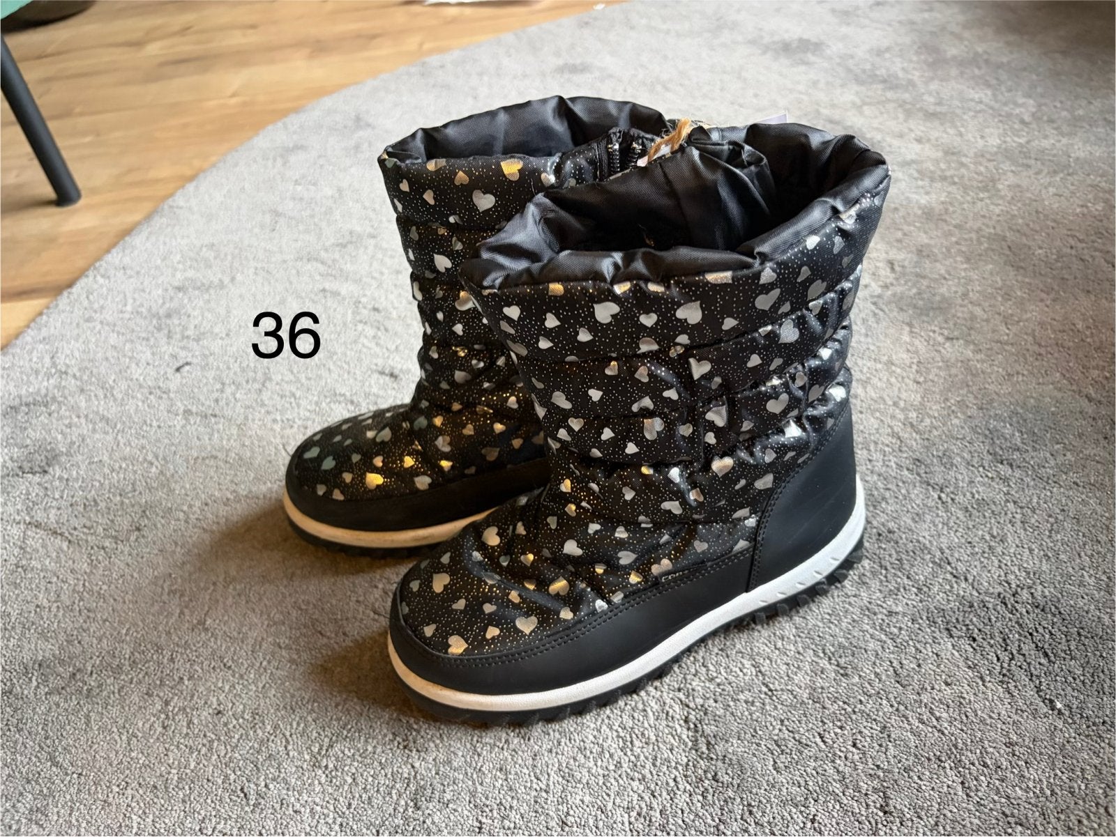 Warme winterlaarzen met hartjes, maat 36, Ophalen of Verzenden, Zo goed als nieuw, Meisje, Laarzen
